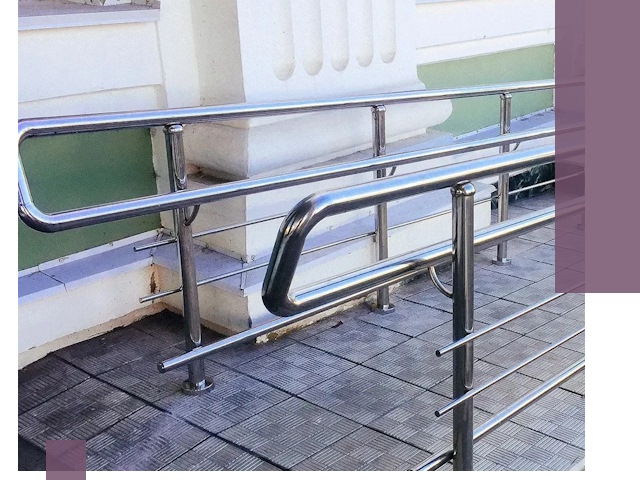 Ограждения пандусов из металла и нержавейки в Искитиме