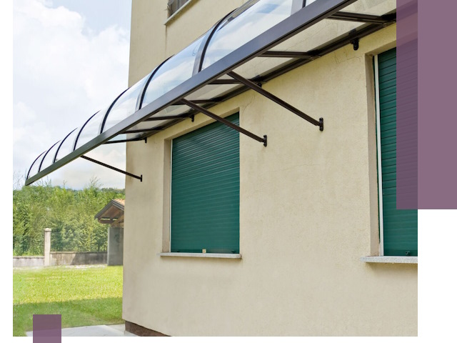 Козырьки над окнами в Искитиме — изготовление и монтаж по выгоде