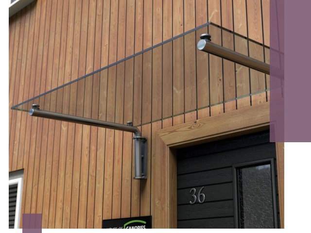 Стеклянные козырьки на входы и фасады в Искитиме